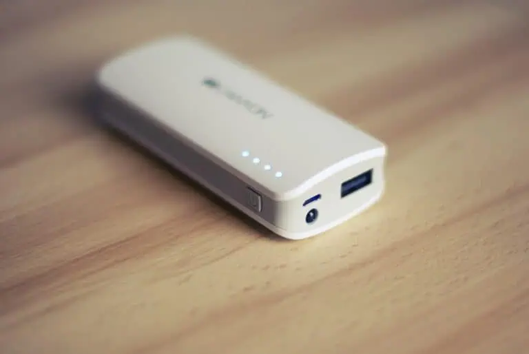 口袋行動電源